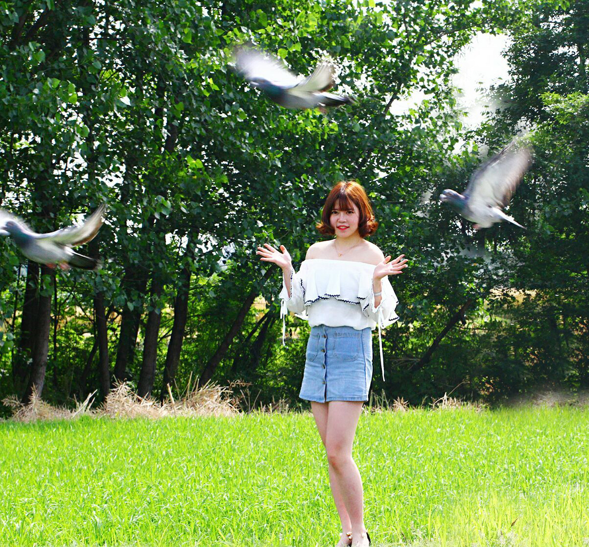 环球信鸽资讯网美女主播潘妮放飞爱鸽